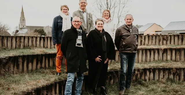 photo  deuxième rang : maryline therouin, thierry chottard, et au premier rang : philippe chesnel, jean-luc gigan.  &copy;  thierry chottard 