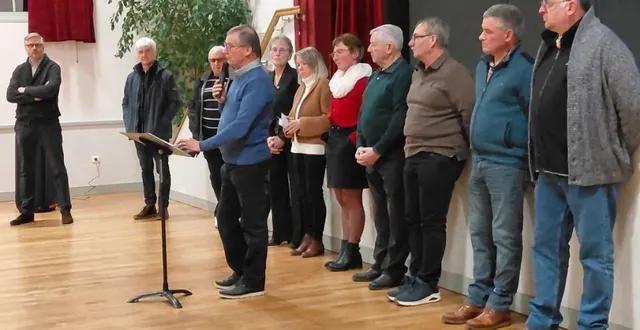 photo  andré besnier a fait le point sur les projets à venir au cours de la dernière cérémonie des vœux de son mandat.  &copy;  mairie de ceton 