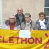 photo les bénévoles du téléthon et de l’association familiale réunis pour un don à l’afm.