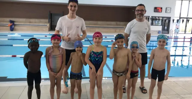 photo  plusieurs stages de natation sont proposés des plus jeunes aux adultes à la piscine vénizi’o de la ferté-bernard.  &copy;  vénizi’o 
