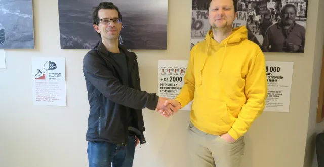 photo  jérôme villette (à gauche) est venu échanger avec aurélien rousseau, samedi 17 janviers 2026, lors de l’assemblée générale de l’action catholique des enfants (ace).  &copy;  ouest-france 
