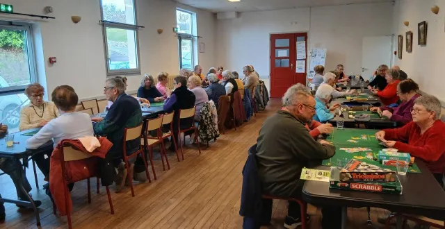 photo  le mardi après-midi, c’est jeux de cartes et de société.  &copy;  le maine libre 