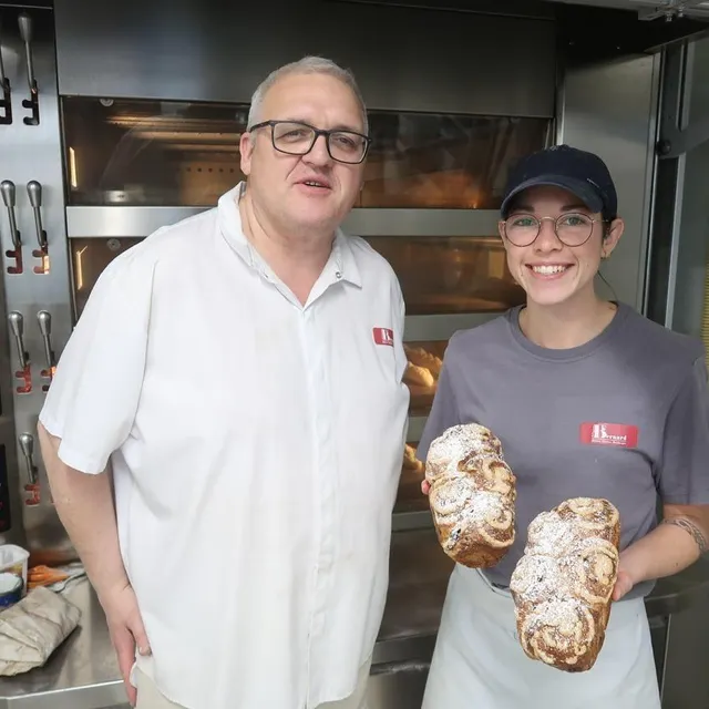 photo marion brard est ouvrière en boulangerie, chez patrice bernard à baugé.  ©  co - agathe le nueff
