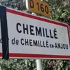 photo  le panneau d’entrée de la commune de chemillé, en maine-et-loire. 