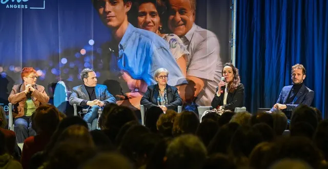 photo  de gauche à droite : marie-cécile thouzeau, pascal rouiller, marie-laure turcas, claire fichant et grégory martin du neuville.  &copy;  co - laurent combet 