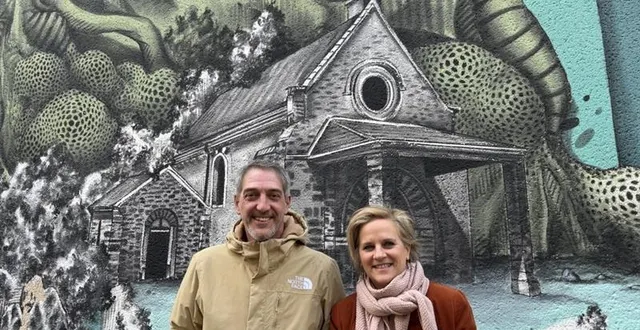 photo  le directeur du carroi à la flèche (sarthe), richard le normand, et sophie garnier heurtin, médiatrice culturelle et chargée de mécénat et sponsoring au carroi.  &copy;  ouest-france 