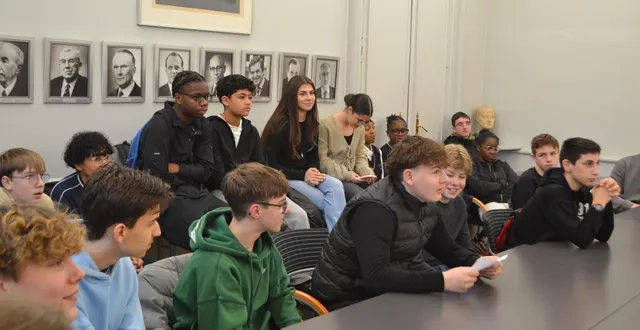 photo  les allemands ont visité la mairie.   &copy;  le maine libre 