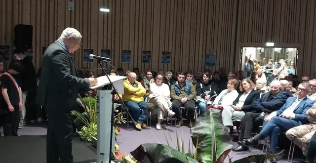 photo  l’agora de la médiathèque était comble pour la traditionnelle cérémonie des vœux du maire.  &copy;  ouest-france. 