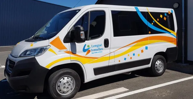photo  une franchise de 1 000 € sera appliquée pour le prêt d’un minibus.  &copy;  co 