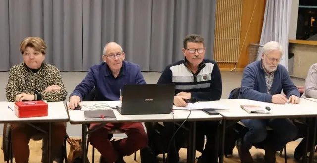 photo  le bureau de l’asl, présente le nouveau programme.  &copy;  le maine libre 