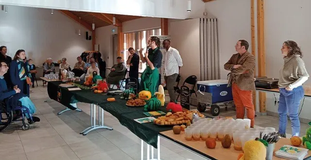 photo  le repas du 18 décembre dernier, organisé par le ccas de mûrs-érigné, était dédié à la solidarité alimentaire.  &copy;  mélanie halet – ville de mûrs-érigné. 