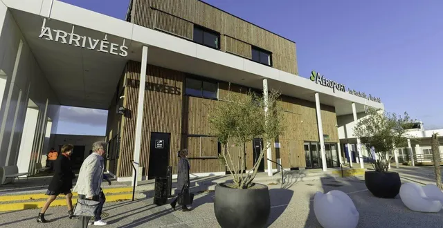 photo  aéroport de la rochelle - île de ré.  &copy;  archives co 