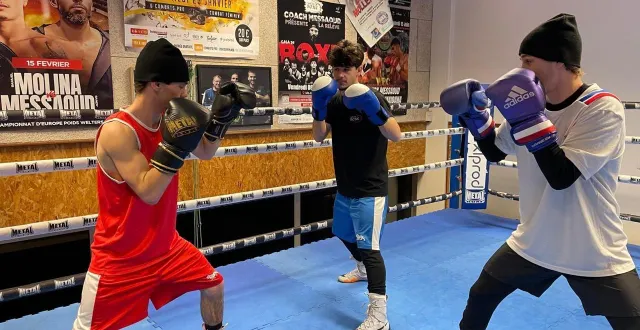 photo  roulio, jozué et izaya gaucher (de gauche à droite) tenteront d’aller conquérir le titre de champion de france amateur de boxe anglaise à la rochelle, ce samedi 24 janvier 2026.  &copy;  ouest-france 