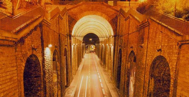 photo le tunnel wilbur-wright est l’un de ces lieux que les manceaux empruntent machinalement sans toujours soupçonner les dessous de son histoire impressionnante.  &copy; adobestock