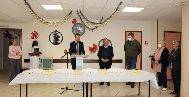 photo  de gauche à droite : nathalie jézéquel, dr marie-agnès tchodibia, nicolas bougaut, guy romain, sébastien gourdel, agnès laigre et anne-catherine sudre.  &copy;  ouest-france 