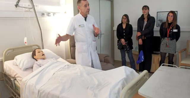 photo  le centre de formations paramédicales propose des apprentissages aux métiers d’infirmiers, d’aides-soignants et d’auxiliaires de puériculture.  &copy;   archives co - marie delage 