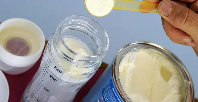 photo  un nourrisson est mort à angers (maine-et-loire). il pourrait avoir consommé du lait infantile suspecté d’appartenir à des lots rappelés en raison de la présence soupçonnée de céréulide.  &copy;  archives ouest-france 