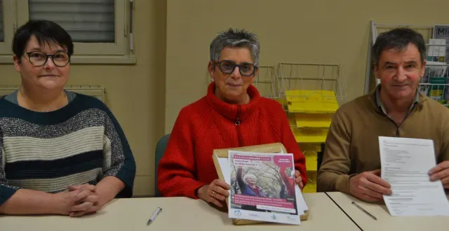 photo  nathalie pancher, sophie michaud et michel gendry.  &copy;  le maine libre 