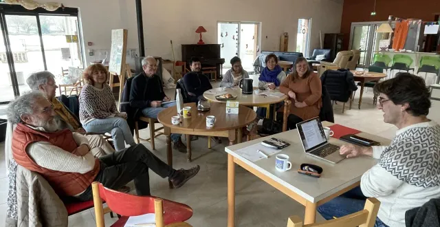 photo  une dizaine de personnes au total a participé, samedi matin, à la première réunion consacrée au projet de film documentaire sur 