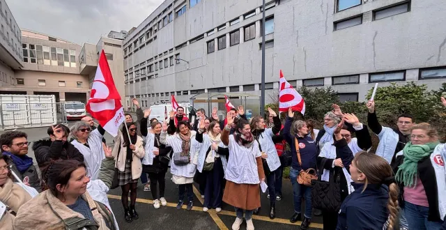 photo  la mobilisation continue au service des urgences du chu d’angers.  &copy;  dr 