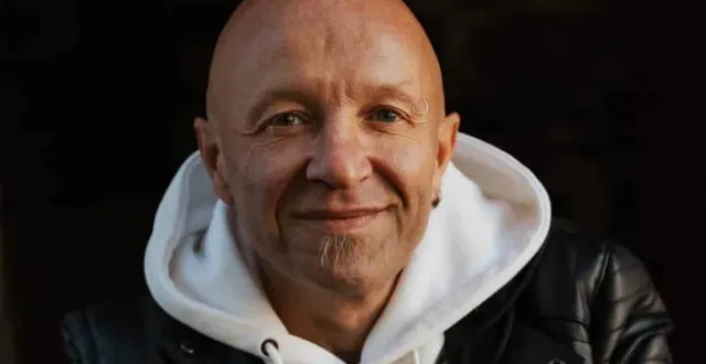 photo  guizmo, l’ex-chanteur du groupe tryo, est la tête d’affiche de cette 3e édition de rêve à sons, la deuxième en salle.  &copy;  guiz 