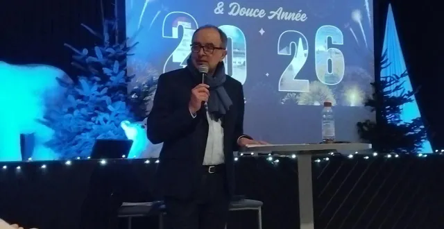 photo  stéphane terrier a présenté ses vœux aux habitants.  &copy;  ouest-france 