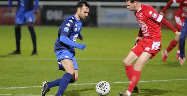 photo  titulaire face à la roche-sur-yon, benjamin barcq disputera son deuxième match avec le fc chauray ce samedi 24 janvier contre locminé.  &copy;  co - christophe bernard 