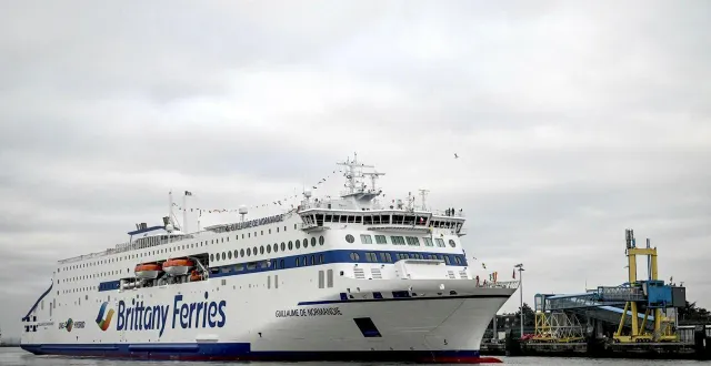 photo  le nouveau navire de la brittany ferries le guillaume-de-normandie accueilli par la snsm à ouistreham.  &copy;  martin roche / ouest-france 