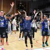 photo  les fougerais ont célébré leur victoire sur le parquet de l’urb, dans le derby d’ille-et-vilaine. 