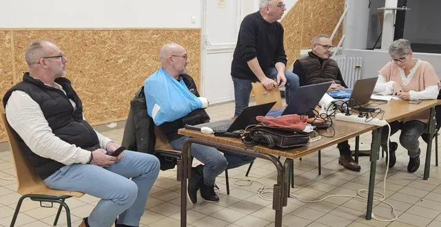 photo  le président philippe poirier (debout) a animé l’assemblée générale avec son bureau.  &copy;  ouest-france 