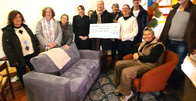 photo  le crédit mutuel a versé 1 500 € sur le compte du bienvelue.  &copy;  le maine libre 