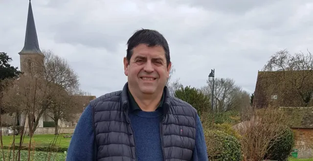 photo  loïc crinier, maire, brigue un troisième mandat.  &copy;  le maine libre 