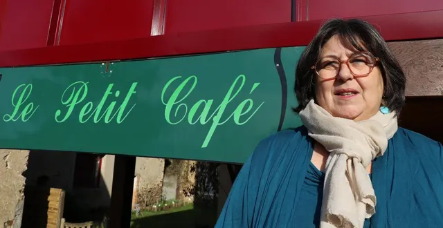 photo  laurence sauques avait repris le petit café, à chenillé-changé en juillet 2006. fin novembre 2025, elle a décidé de fermer définitivement.  &copy;  ouest-france 