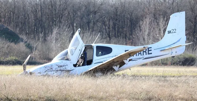 photo  samedi 24 janvier 2026. accident d’avion à l’atterrissage à saumur. pas de blessé.  &copy;  co 