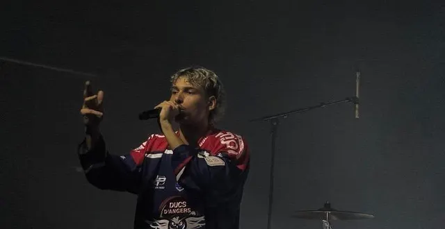 photo  angers, le chabada, vendredi 23 janvier 2026. georgio a démarré sa tournée gloria à domicile, devant une salle comble.  &copy;  théo barillé 
