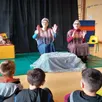 photo les conteuses de la compagnie abrakadabrak sont venues à la rencontre des élèves de l’école maternelle publique.