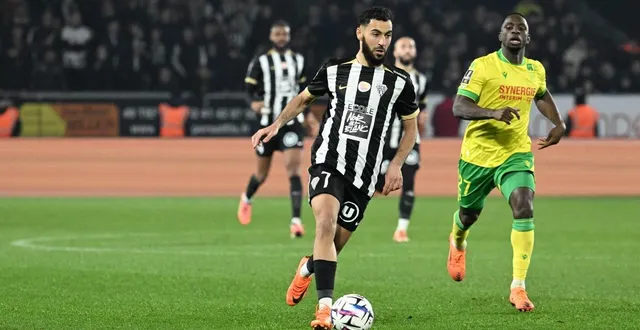 photo  au bout d’une semaine agitée, amine sbaï et angers-sco défient le paris fc.  &copy;  josselin clair 