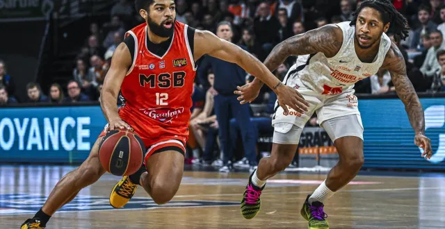 photo  trevor hudgins, contre gravelines-dunkerque en championnat le 20 décembre dernier à antarès.  &copy;  archives le maine libre - denis lambert 