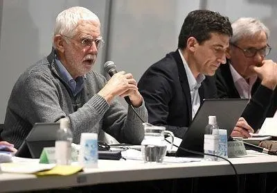 photo  thierry devautour (à gauche) et jacques billy (à droite), premier et deuxième vice-présidents de niort agglo qui encadrent jérôme baloge le président, ont décidé de passer la main.  &copy;  co - marie delage 