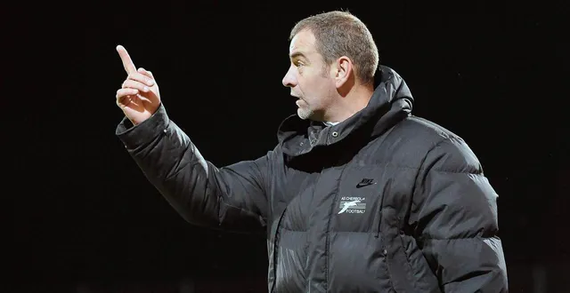 photo  jean-marie huriez va s’installer sur le banc d’hérouville.  &copy;  jacques blondel 