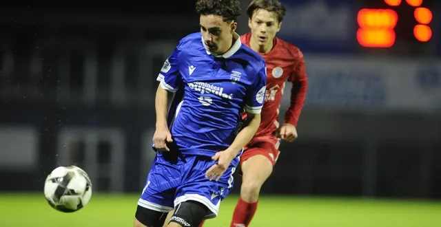 photo  auteur du premier but du match, benjamin brossard a mis les chamois st-flo sur la voie du succès.
                     &copy;  co - christophe bernard 