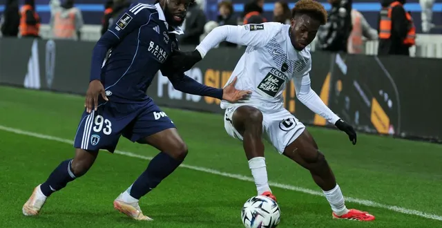 photo  jacques ekomié a su maîtriser kebbal puis ikoné sur son côté.  &copy;  afp 