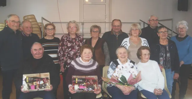 photo  les membres honorés avec le bureau du lys d’or.  &copy;  d marol 
