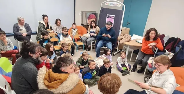 photo  ce dernier mercredi, on s’est un peu bousculé pour trouver place à la bibliothèque municipale à saint-léger-des-bois. marie-hélène, anita, isabelle, anne, jocelyne, sylvie, sylvette ont raconté de bien belles histoires devant des enfants bouche bée. les parents étaient avec leurs enfants pour partager le moment.  &copy;  ouest-france 