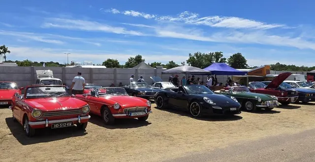 photo  l’espace club de des autos motos rétro mamers lors d’une précédente édition de le mans classic.  &copy;  autos motos rétro mamers 