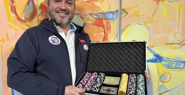 photo  fabien barrabé, président du club poker des ducs de lonrai (orne), s’est qualifié pour la finale du winamax poker tour 2026.  &copy;  ouest-france 