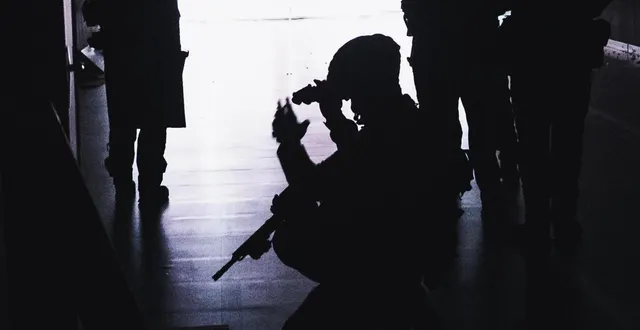 photo  les militaires du gign de l’antenne de caen (calvados) en exercice dans un bâtiment désaffecté, en janvier 2026.  &copy;  justin picaud / ouest-france 