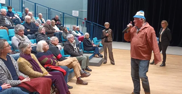 photo  l’intervention de l’ancien fermier, pionnier de l’accueil paysan dans la manche, gérard coutance, avec sa faconde bien connue, a ravi un public de producteur éducateur agricole.  &copy;  ouest-france. 