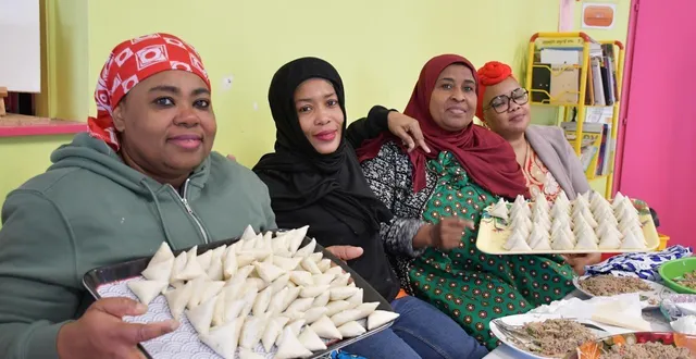 photo  les membres de l’association ouvoimoja commencent déjà à préparer leur fête culturelle du 14 février.  &copy;  co - justine brichard 