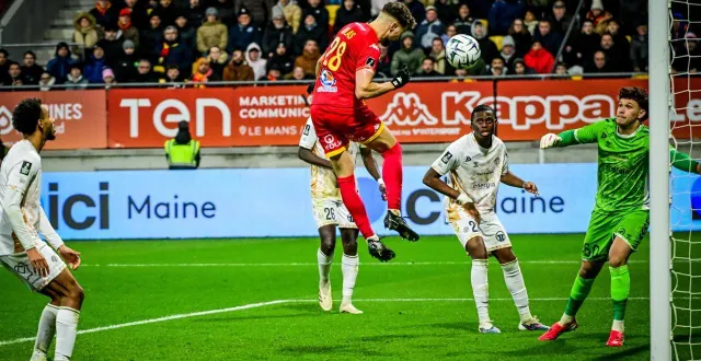 photo  l’attaquant manceau erwan colas a ouvert le score au stade marie-marvingt, ce lundi 26 janvier 2026.  &copy;  photo : le maine libre - yvon loué 